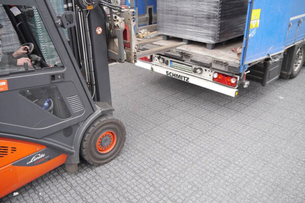 Logistik_Arzberg_02_800x500px