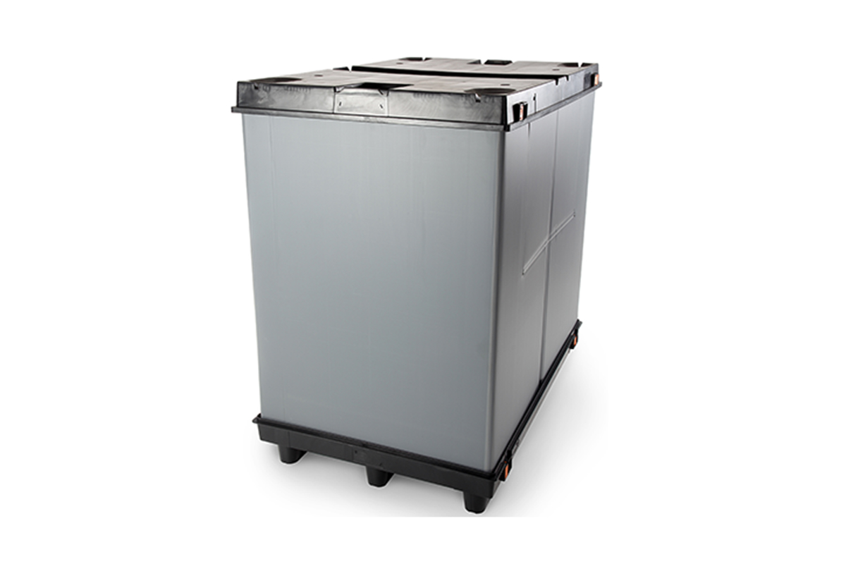 Magic Box vor weißem Hintergrund